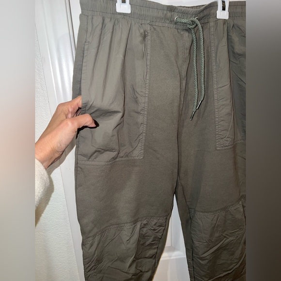 THAKOON Poplin Paneled Joggers - Green Size Large NWOT Pockets & drawstring - Picture 3 of 10